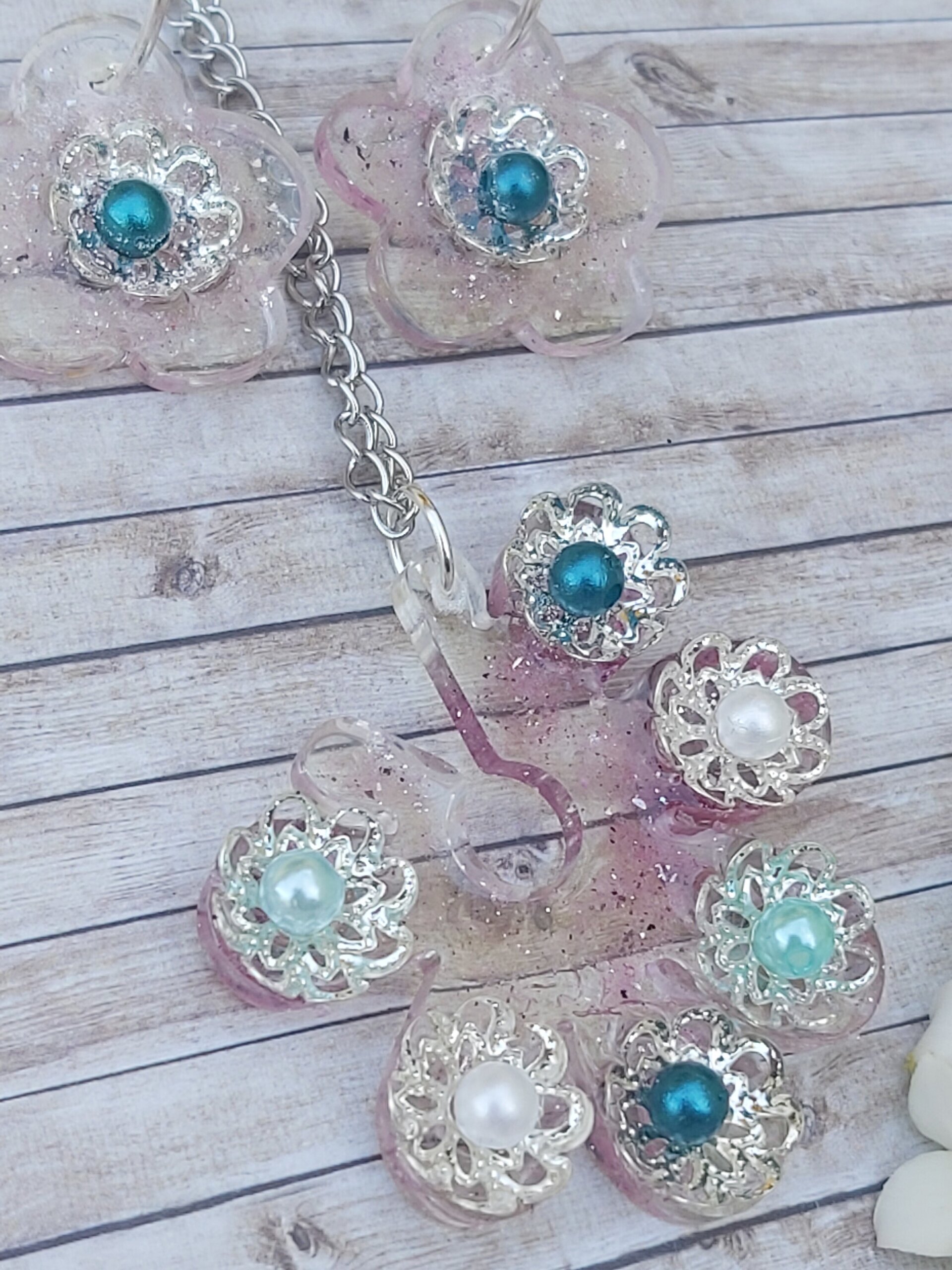 LINDA. CONJUNTO DE COLGANTE Y PENDIENTES. - 3